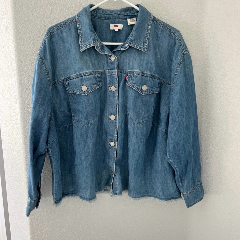 Levi’s Raw Hem‎ Denim Button Down Shirt